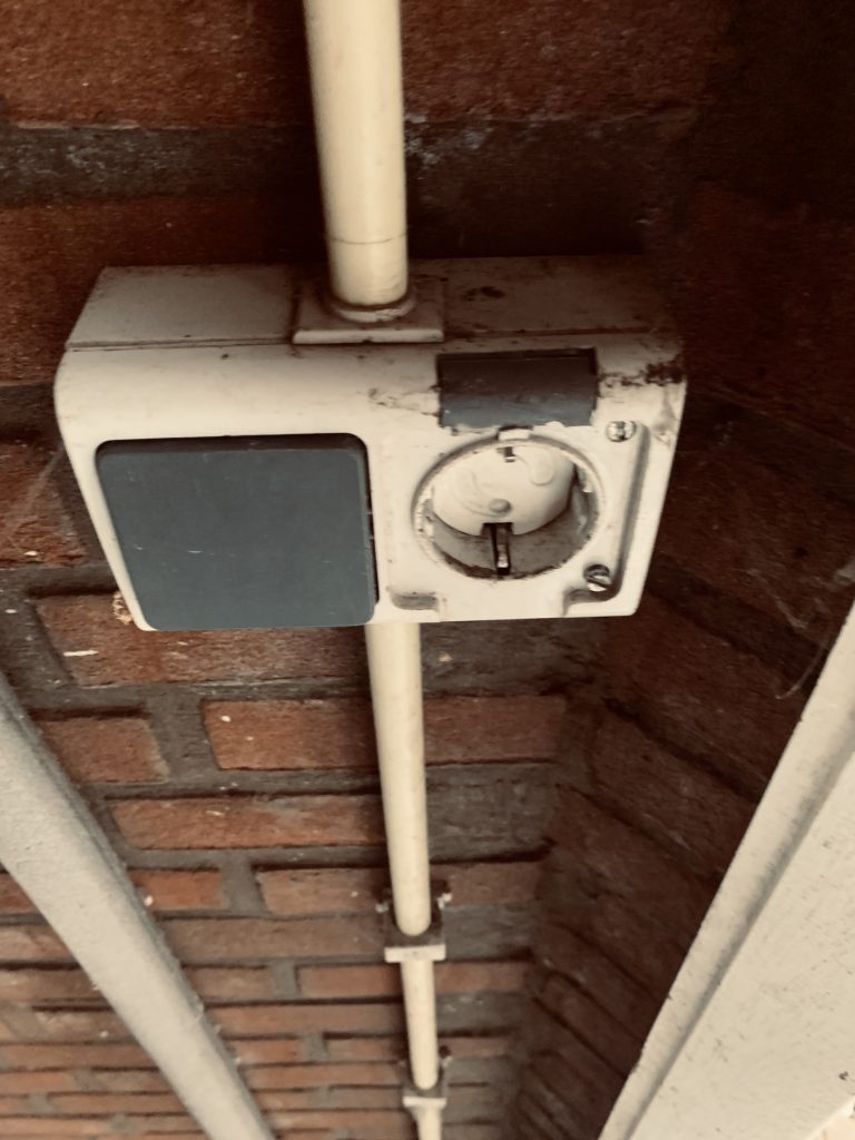 light and socket switch install