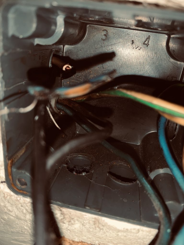light socket install, fault finding