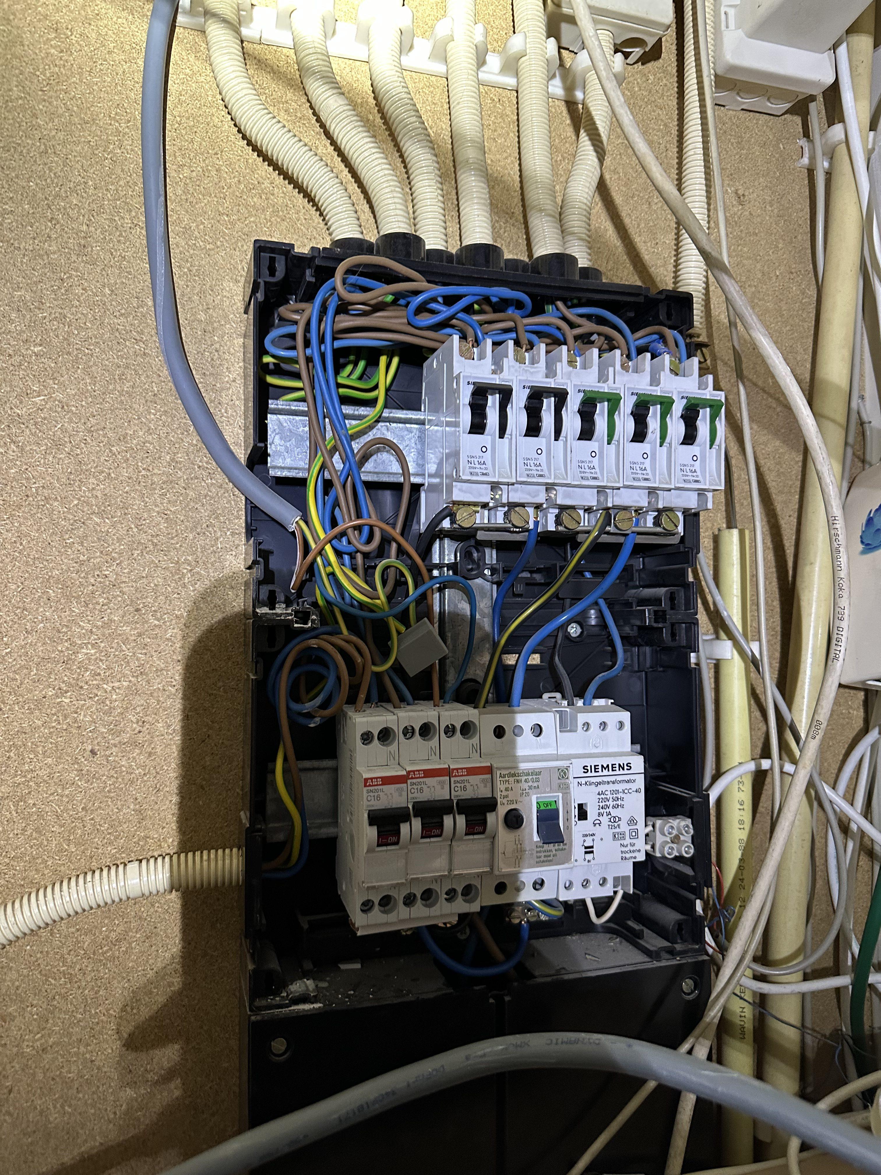 Installation of three-phase circuit for new hob